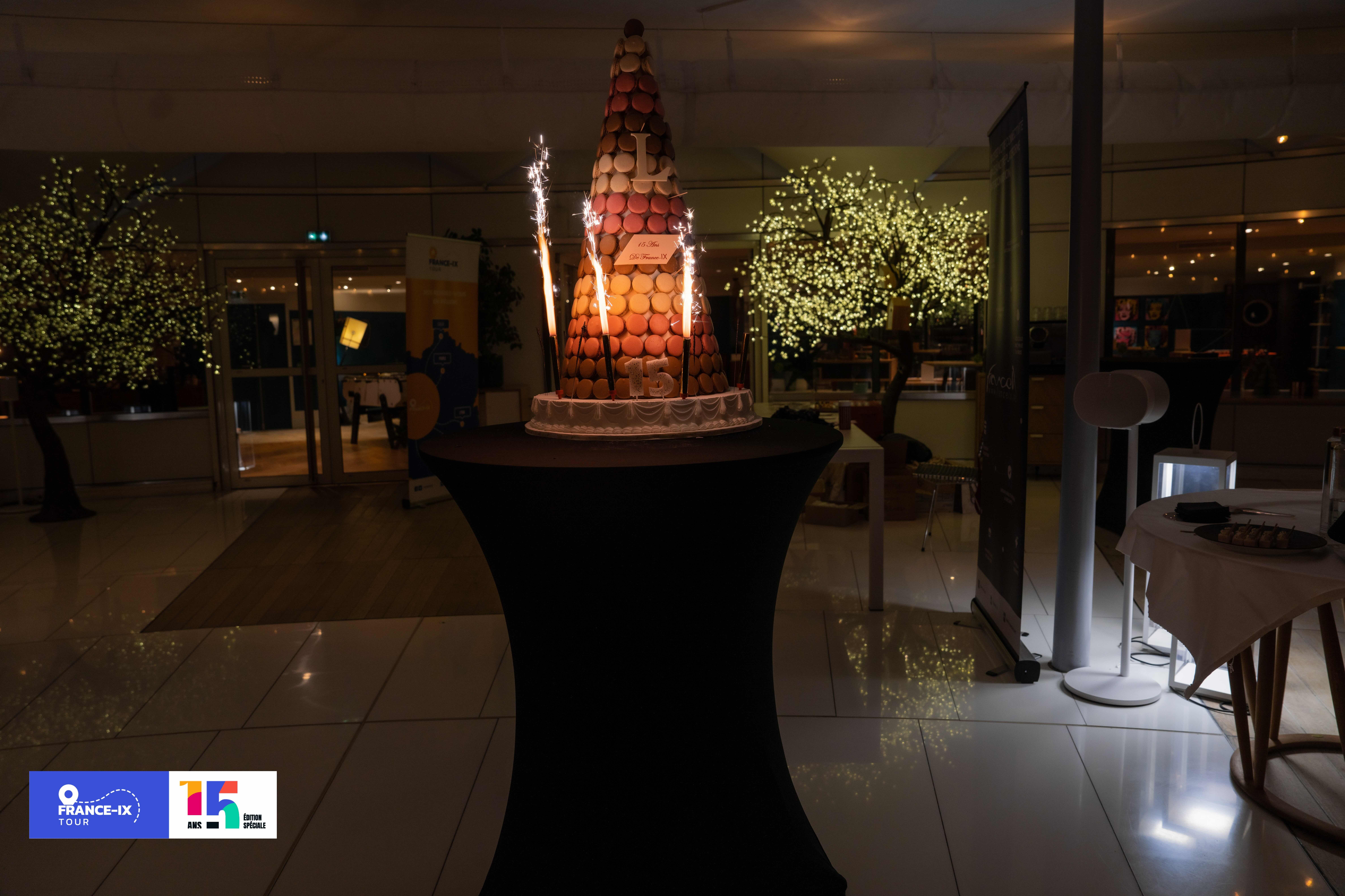 Image 1 - Photos représentant l'événement France-IX Tour, à Paris, en novembre 2025