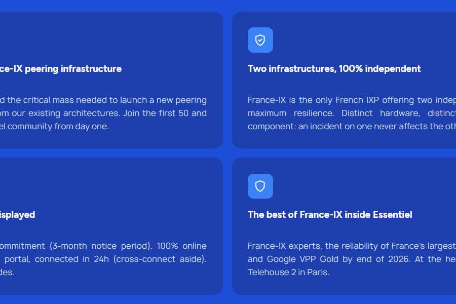 Quatre encadrés présentant Peering Essentiel : offre pionnière, deux infrastructures indépendantes, souscription 100% en ligne à prix publics, expertise France-IX.